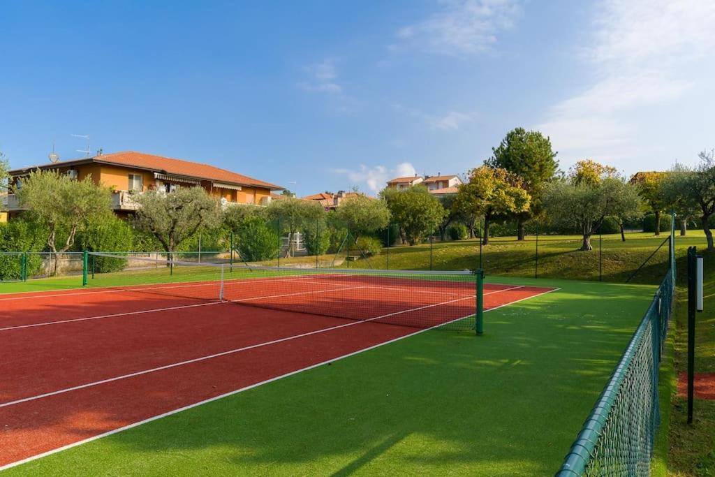 Tennis / Pool / Barbecue Bardolino Exterior foto