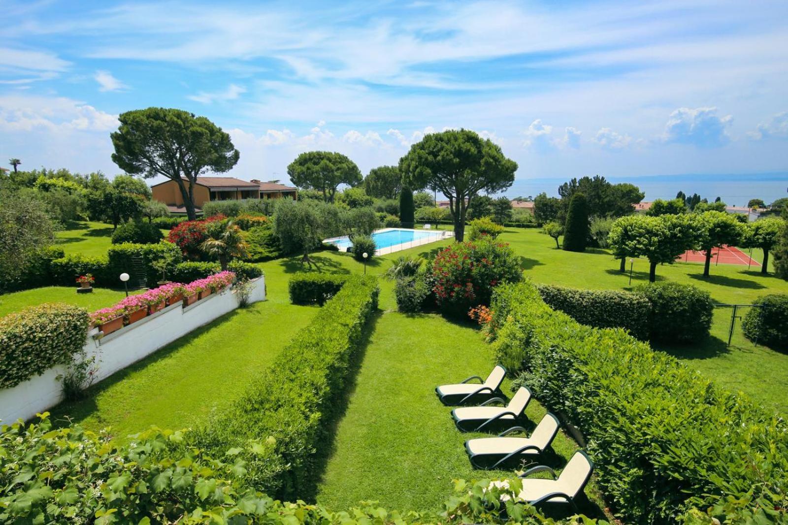 Tennis / Pool / Barbecue Bardolino Exterior foto